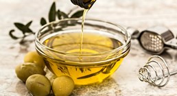 El aceite de oliva virgen enriquecido con sus propios antioxidantes previene la acumulación de colesterol