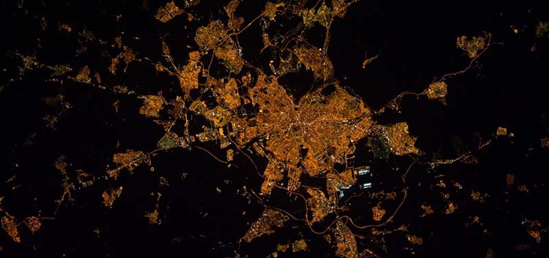 Relacionan la exposición nocturna a la luz azul con los cánceres de mama y de próstata
