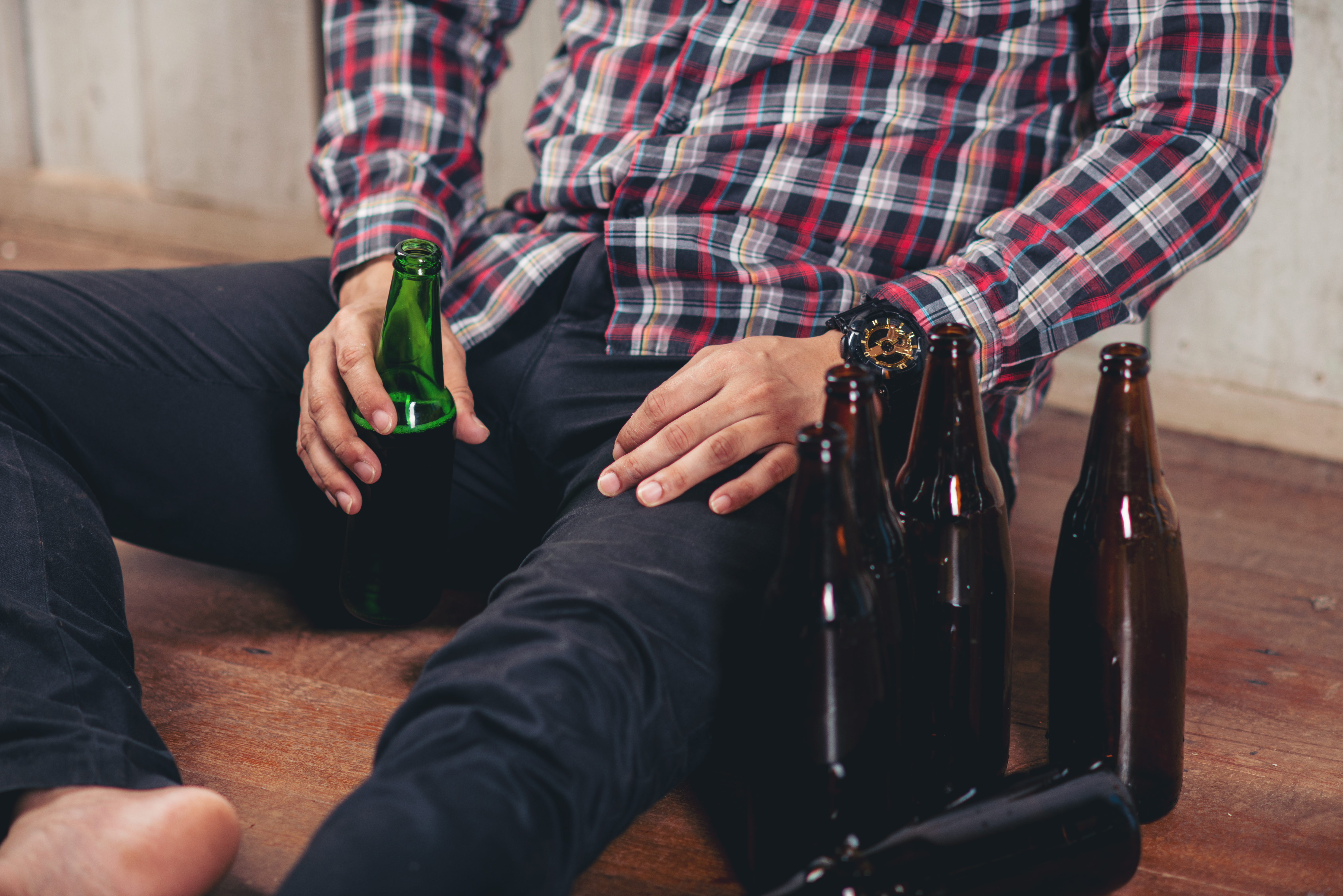 El trasplante de microbiota fecal se postula como terapia frente a la intoxicación por alcohol