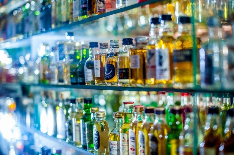 Los españoles beben casi diez litros de alcohol puro al año